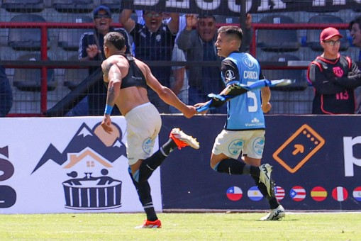 Huachipato venció a Colo Colo en el último minuto