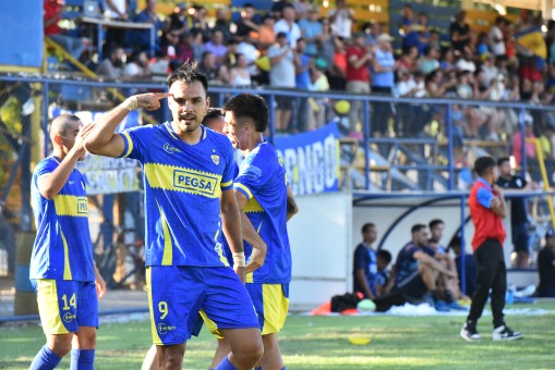 Rengo y Linares consiguieron su primer triunfo