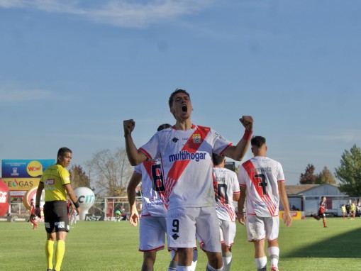 Curicó Unido vence en el duelo del Maule