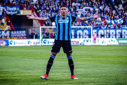 Huachipato ganó y se une a la cima