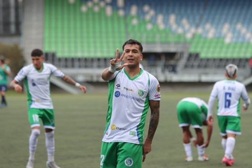 Deportes Puerto Montt venció a Ovalle y es líder