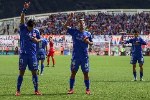 Universidad de Chile escala al subliderato tras goleada ante La Calera